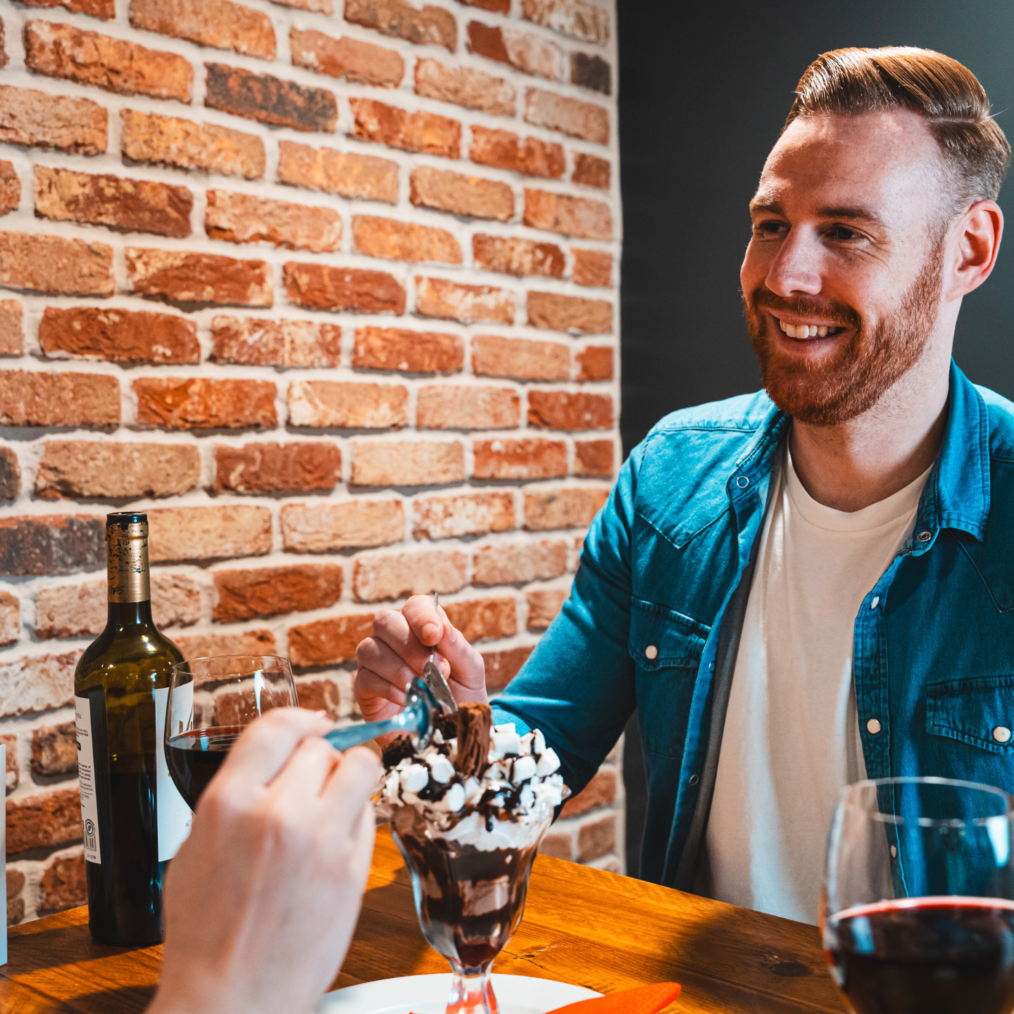 Valentine’s Weekend Dining & Treat Menu at The Catchems in Swadlincote