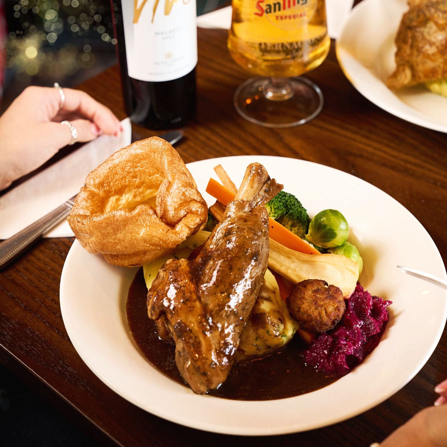 Christmas Day 2025 Lunch, Dinner & Dining at The Catchems in Swadlincote