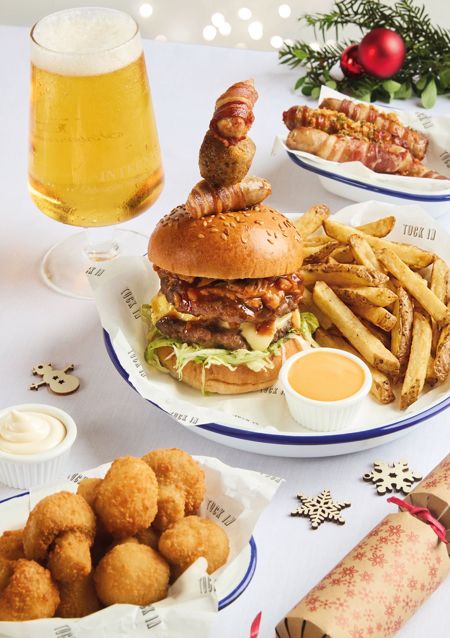 Festive Lunch & Dinner at The Catchems in Swadlincote